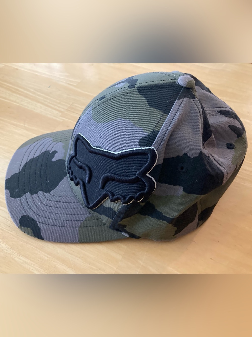 Fox Mens Flex-Fit Camo Hat with Raised Fox Head Patch